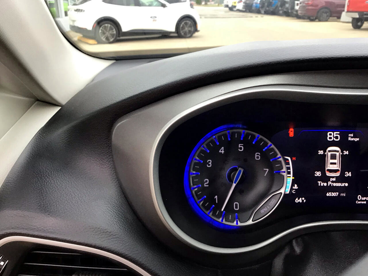 Used 2022 Chrysler Pacifica Touring-L image 28