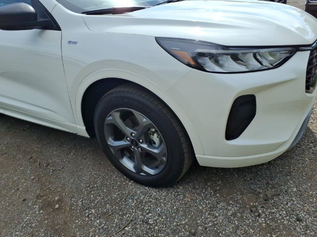 Certified 2024 Ford Escape ST-Line w/ Tech Pack #1 AWD/4WD image 4