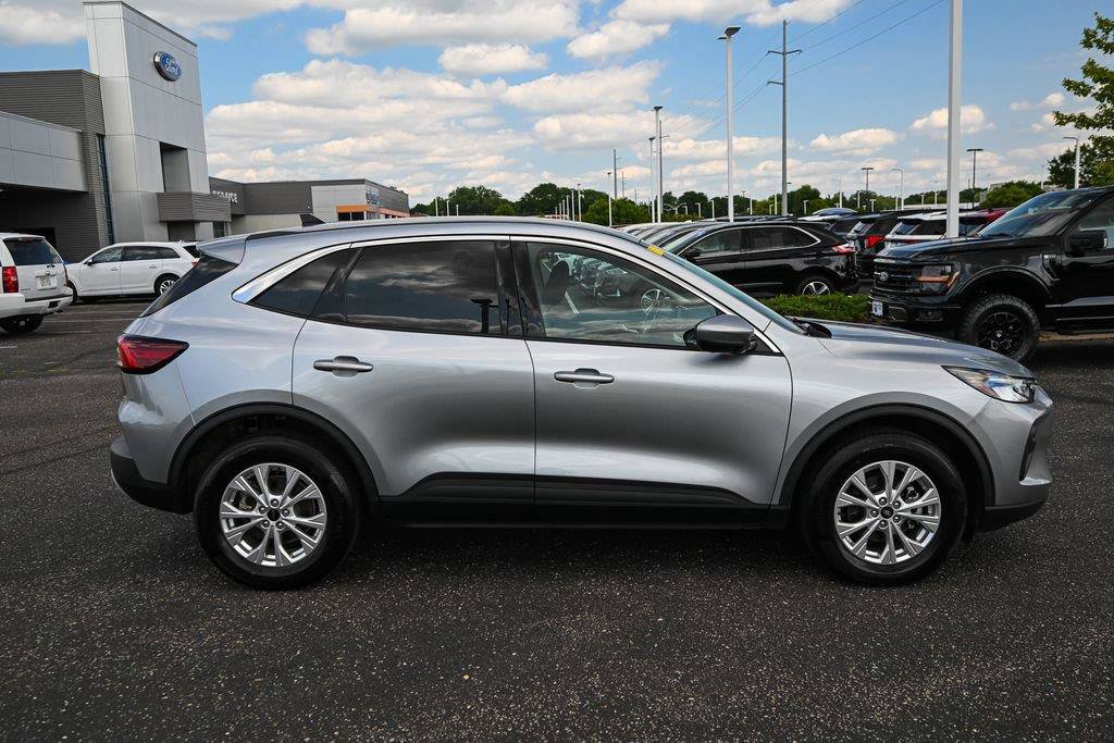 Certified 2023 Ford Escape Active w/ Tech Pack #2 AWD/4WD image 3