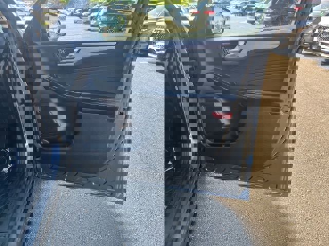 Certified 2025 Ford Escape Platinum image 23