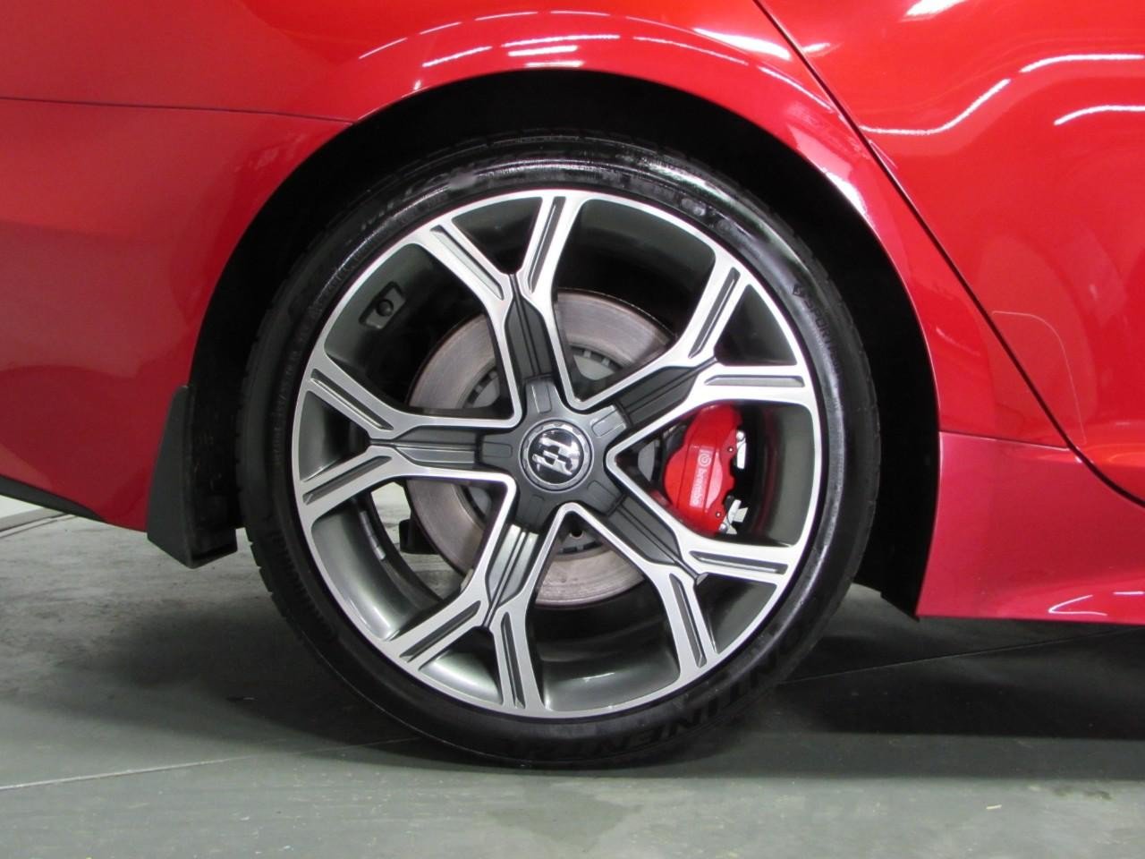 Used 2018 Kia Stinger GT2 AWD/4WD image 9
