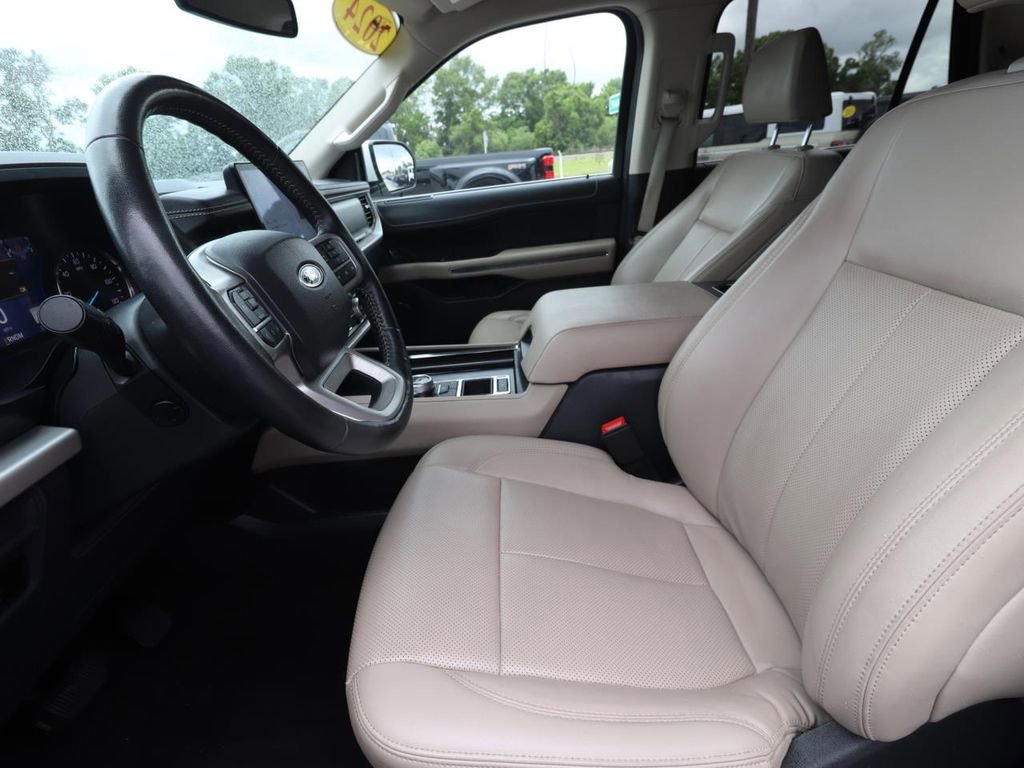 Certified 2024 Ford Expedition XLT image 8