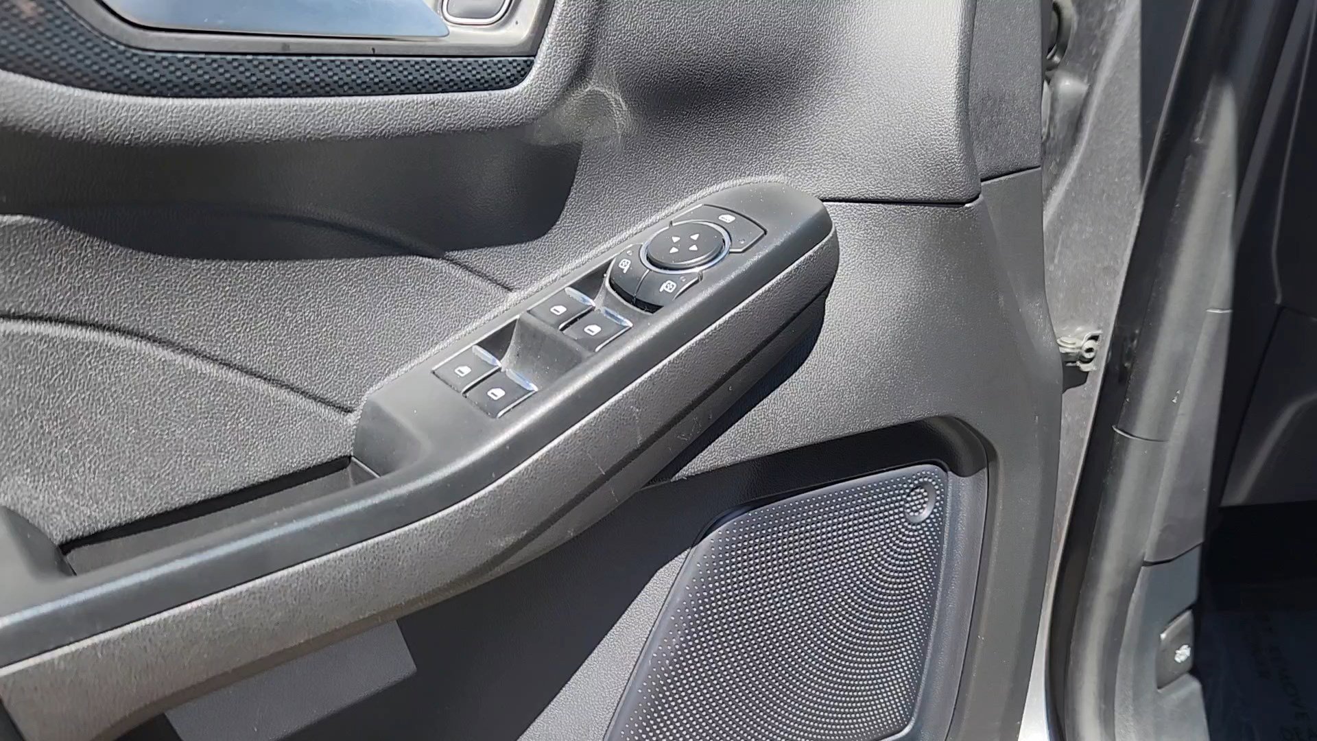 Certified 2025 Ford Escape ST-Line AWD/4WD image 27