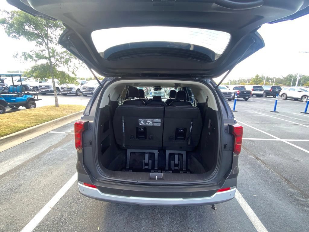 Used 2026 Kia Carnival LXS FWD image 30