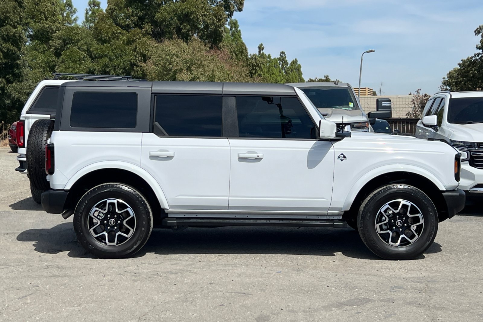 Certified 2024 Ford Bronco Outer Banks AWD/4WD image 3