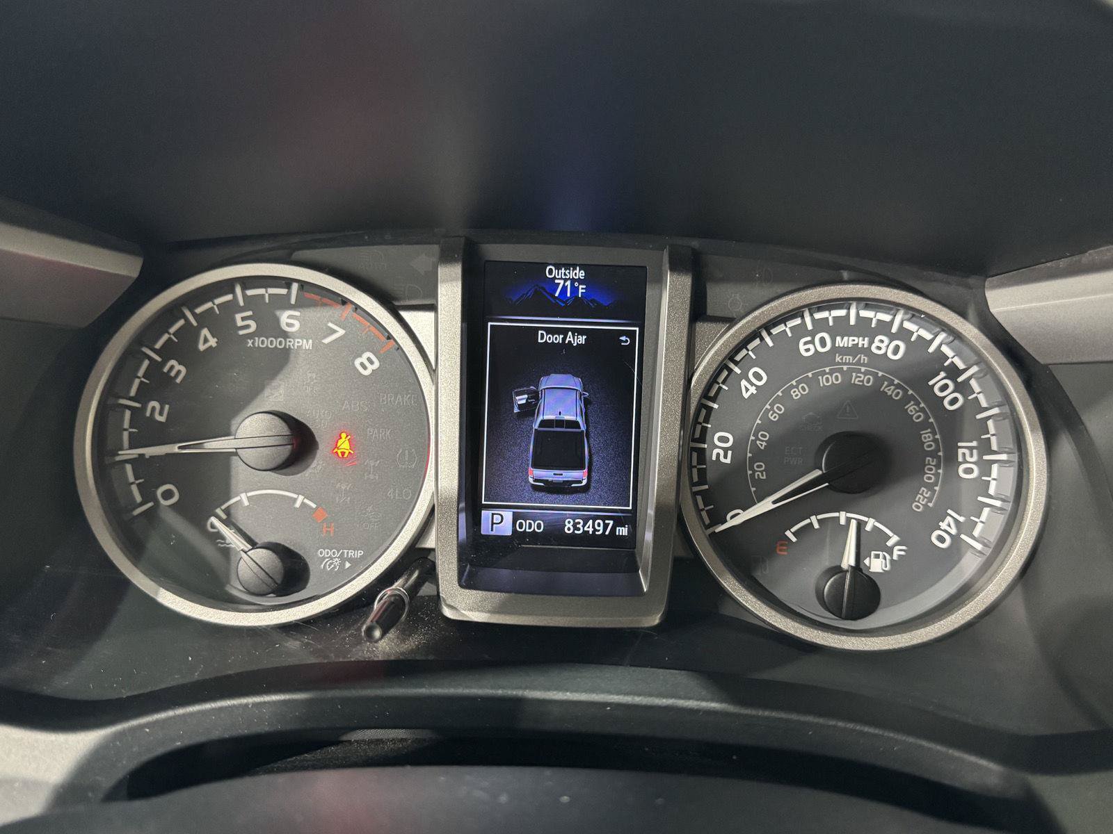 Used 2018 Toyota Tacoma SR5 RWD image 3
