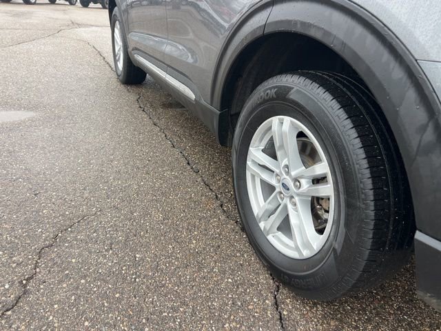 Certified 2024 Ford Explorer XLT w/ Equipment Group 202A image 27