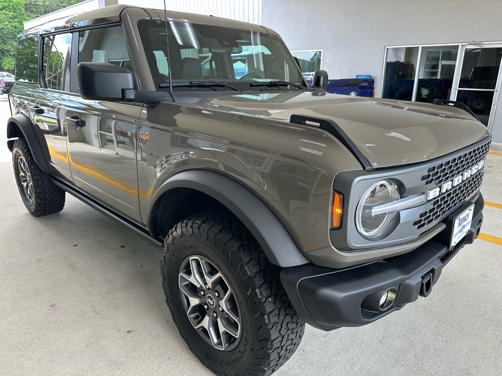 Certified 2025 Ford Bronco Badlands AWD/4WD image 9
