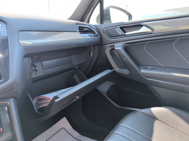Used 2022 Volkswagen Tiguan SE R-Line AWD/4WD image 27