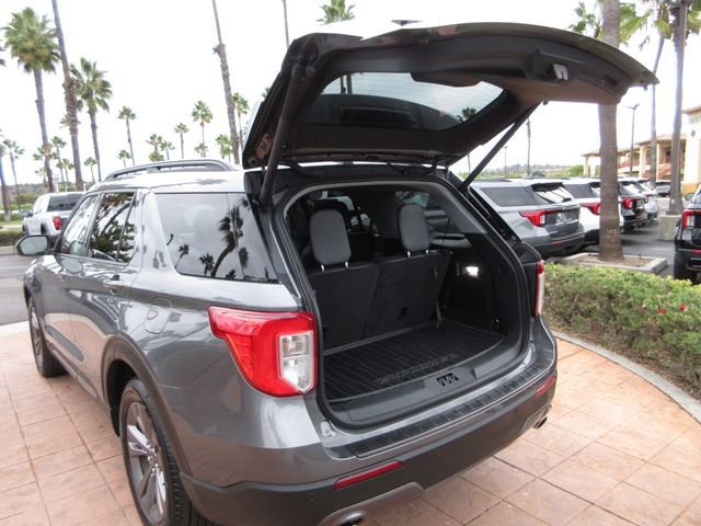 Certified 2022 Ford Explorer XLT w/ Equipment Group 202A image 6