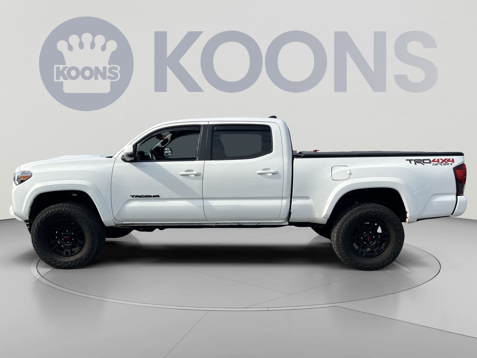 Used 2019 Toyota Tacoma TRD Sport AWD/4WD image 2