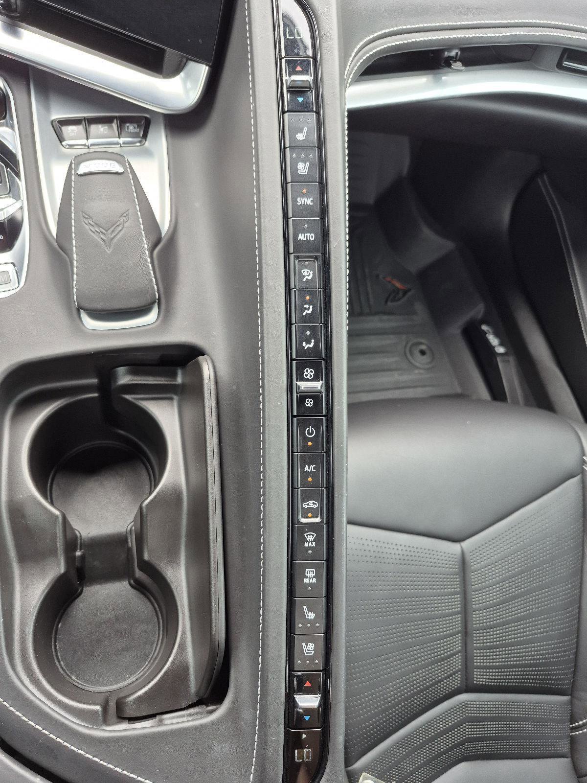 Used 2022 Chevrolet Corvette Stingray Premium Conv w/ Z51 Performance Package image 12