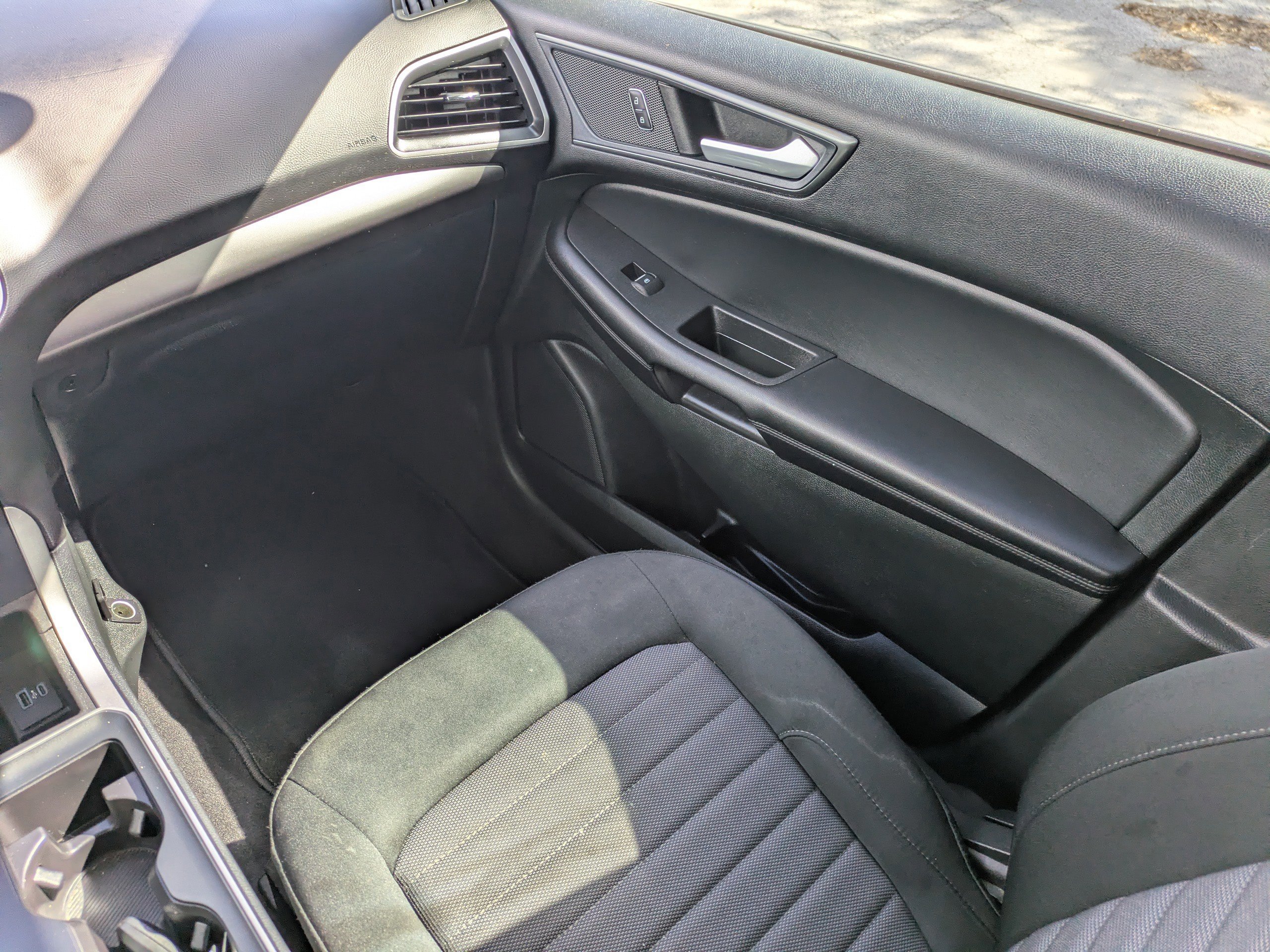 Certified 2023 Ford Edge SE w/ Black Appearance Package image 19