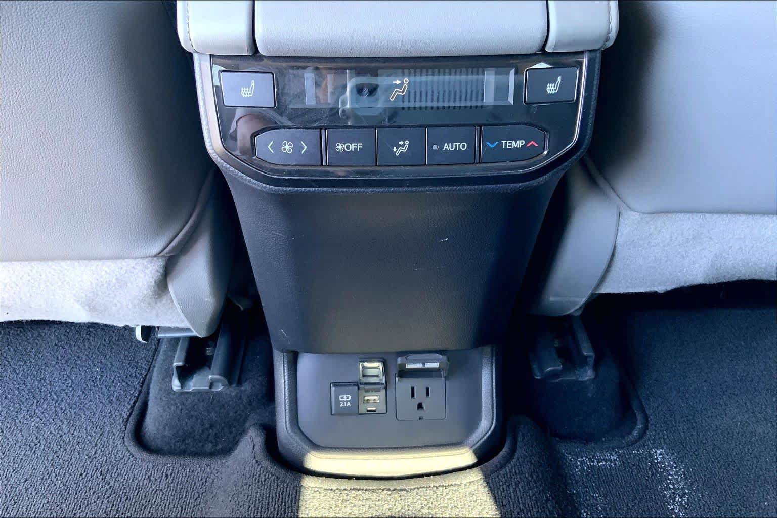 Used 2020 Toyota Highlander Platinum AWD/4WD image 53