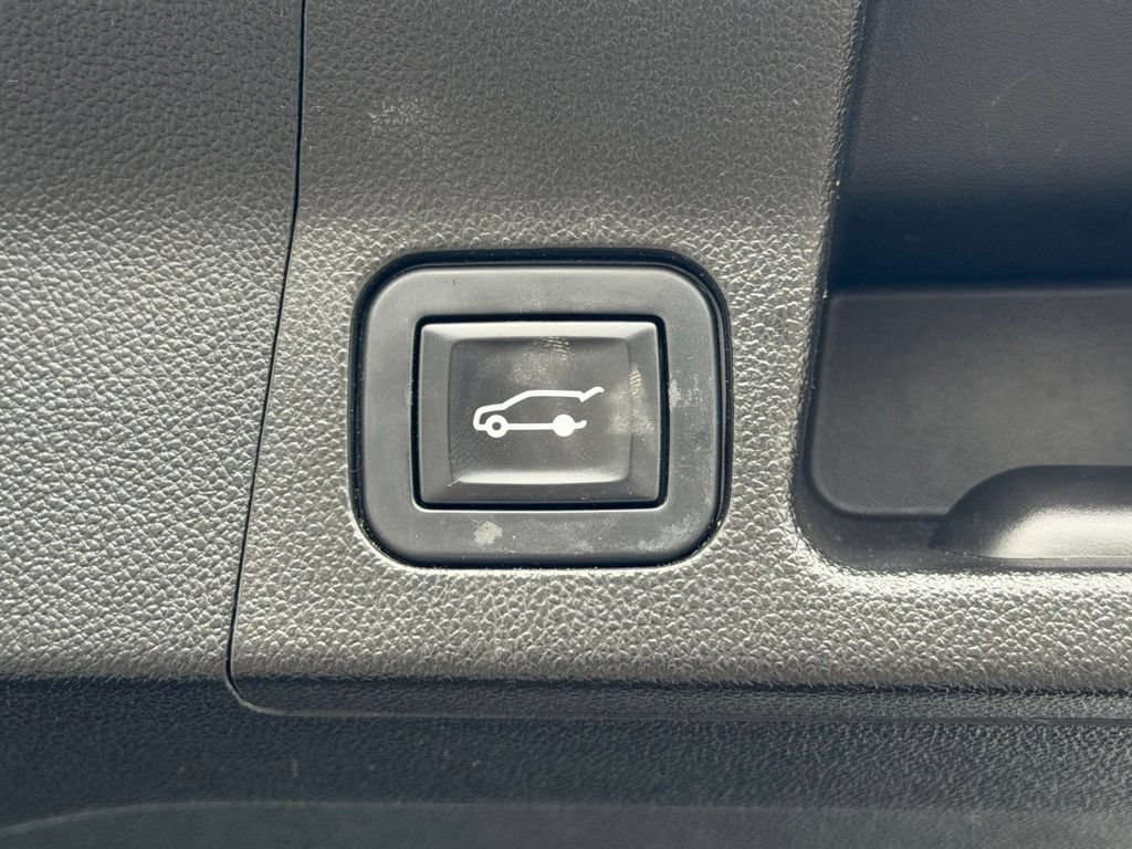 Used 2018 GMC Acadia SLT FWD image 17