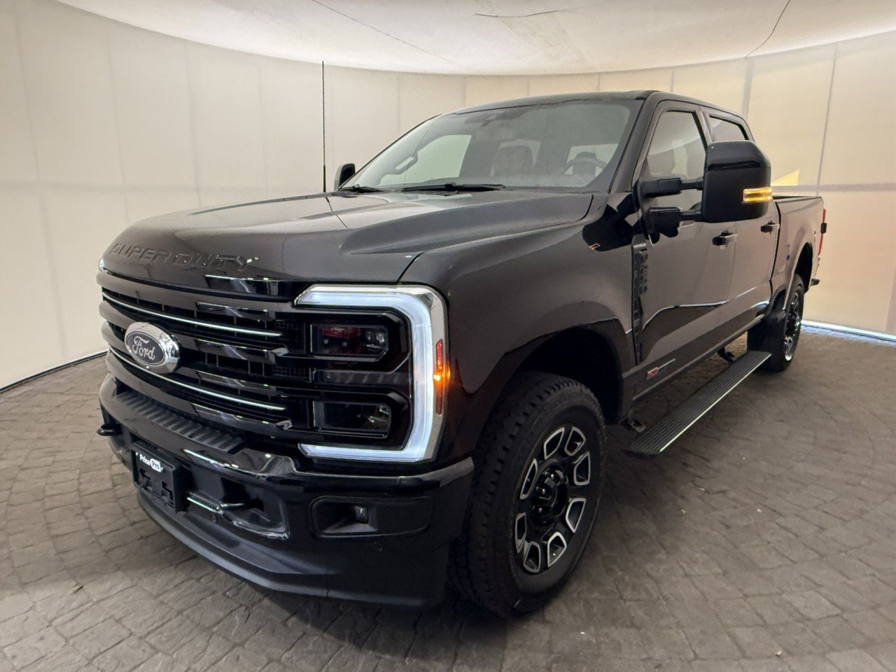 Certified 2025 Ford F250 Platinum AWD/4WD image 3