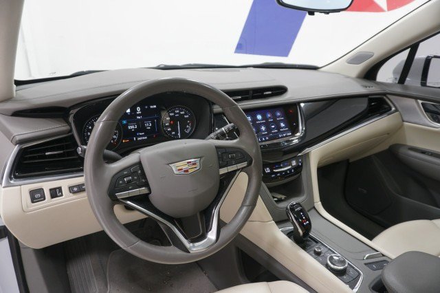 Used 2025 Cadillac XT6 Premium Luxury w/ Technology Package FWD image 22