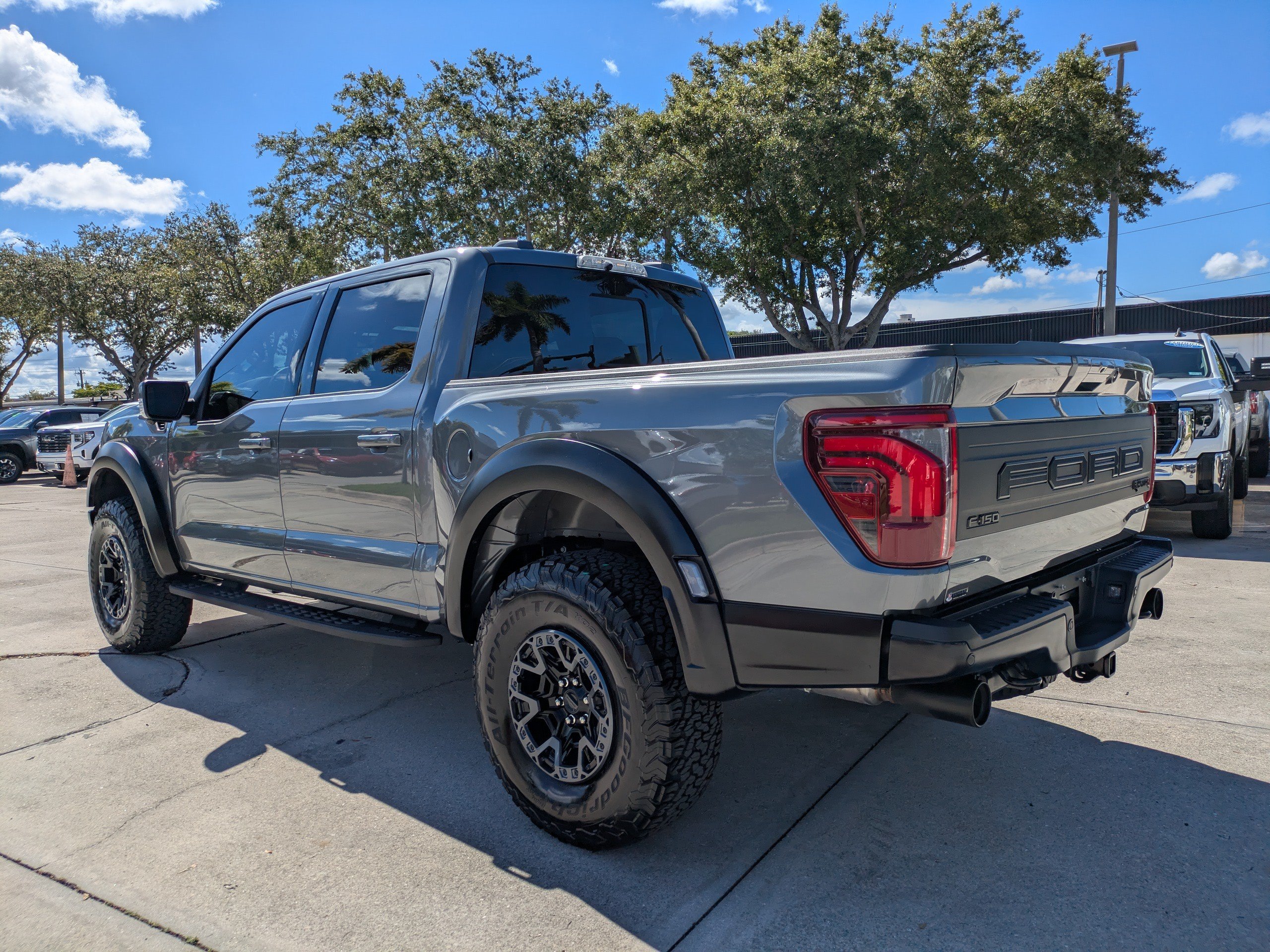 Certified 2025 Ford F150 Raptor w/ Equipment Group 803A Raptor R AWD/4WD image 6