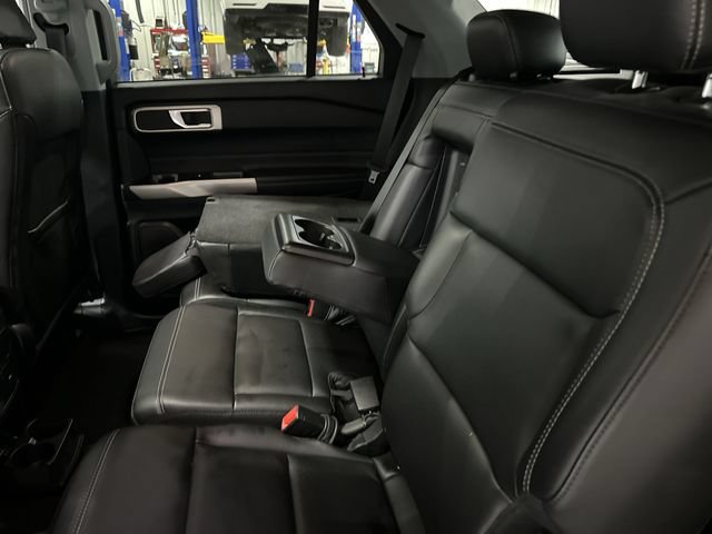 Certified 2024 Ford Explorer XLT w/ Equipment Group 202A AWD/4WD image 30