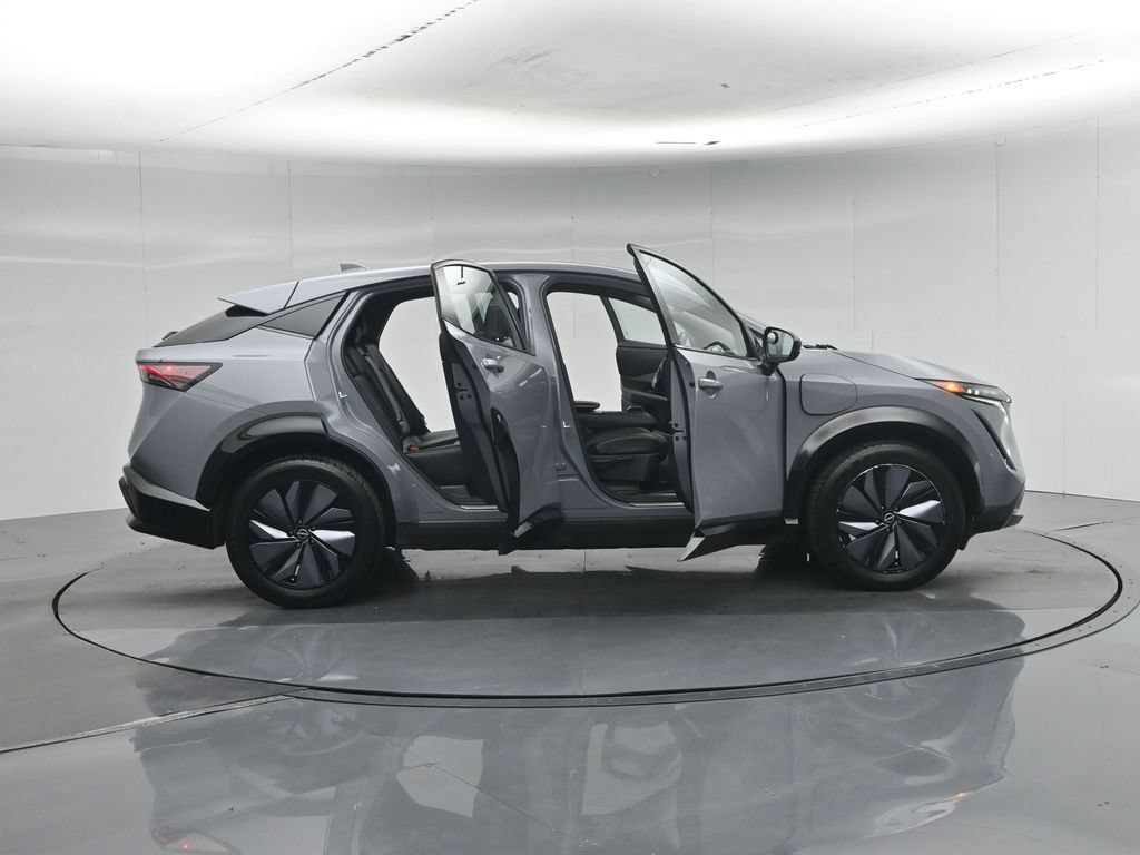 Used 2023 Nissan Ariya AWD image 5