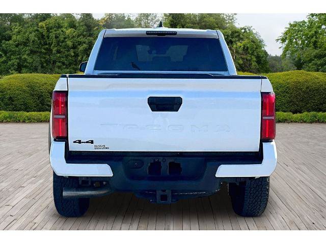 Used 2025 Toyota Tacoma TRD Off-Road AWD/4WD image 4