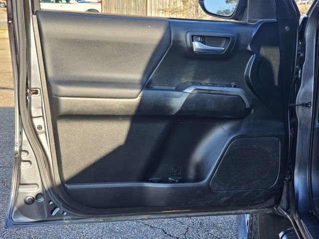 Used 2021 Toyota Tacoma TRD Off-Road image 14