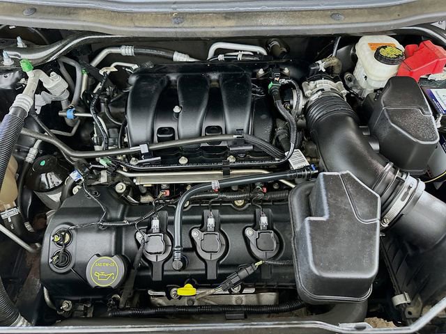 Certified 2019 Ford Explorer XLT w/ Equipment Group 201A image 25