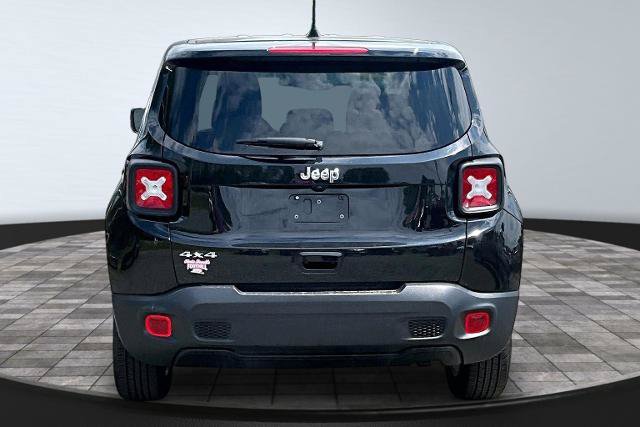 Used 2023 Jeep Renegade Latitude AWD/4WD image 4