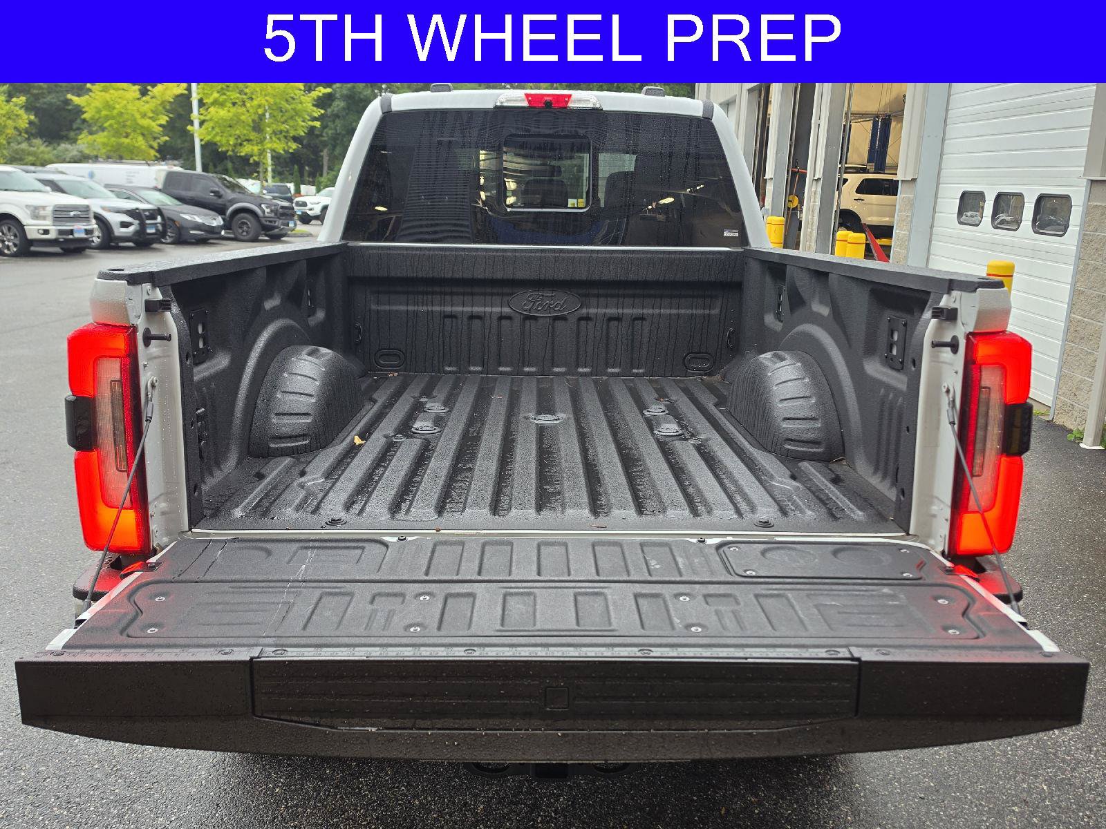Certified 2026 Ford F350 Platinum w/ Tremor Off-Road Package AWD/4WD image 5