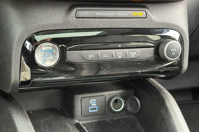 Certified 2023 Ford Escape SE w/ PHEV Premium Package image 19