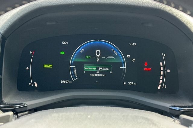 Used 2025 Toyota Camry SE image 21