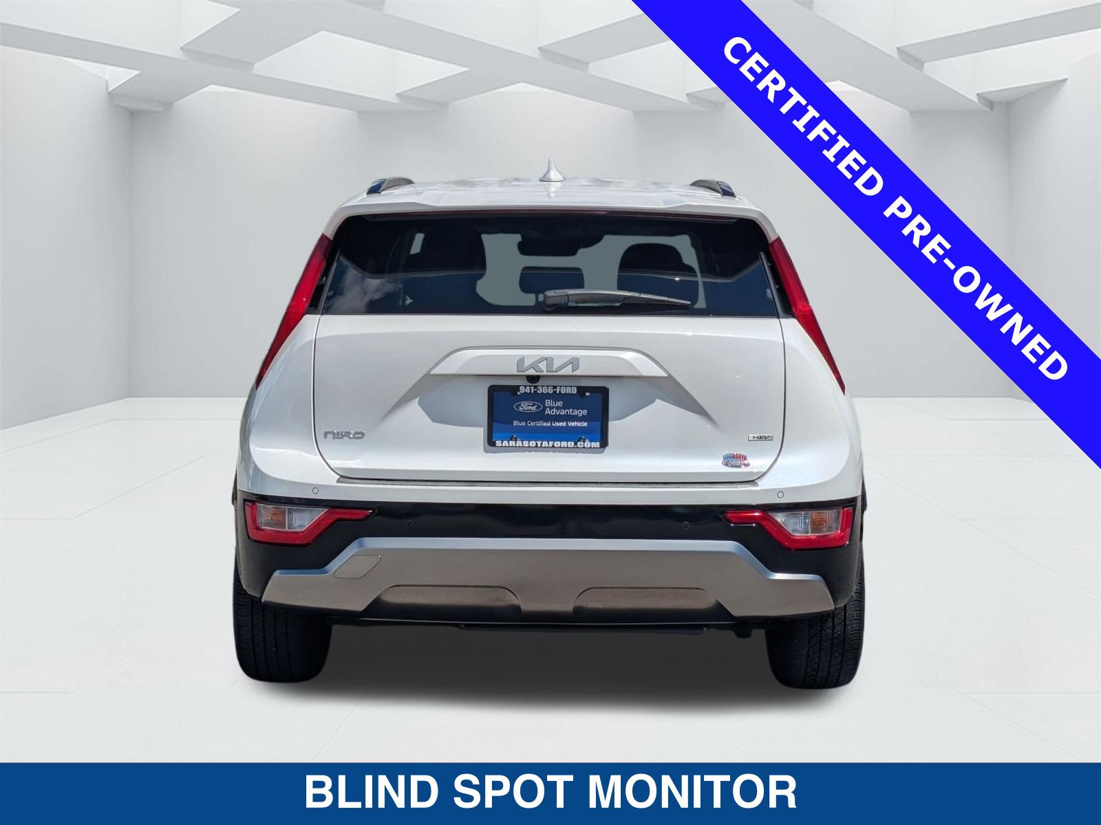 Used 2024 Kia Niro EX Touring FWD image 6