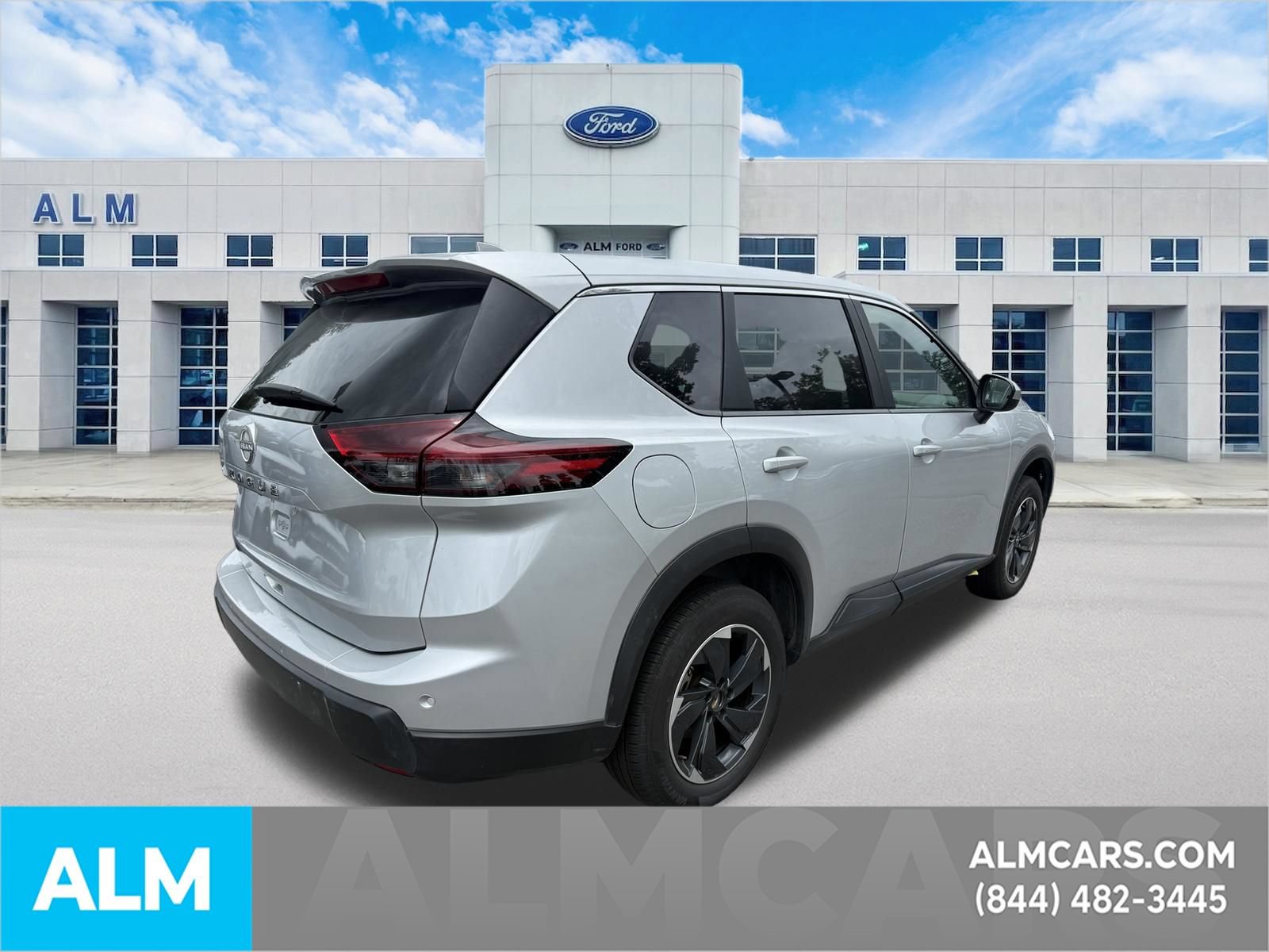 Used 2025 Nissan Rogue SV FWD image 5