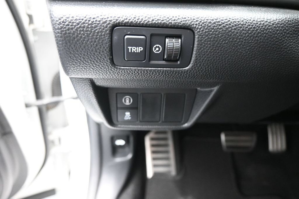 Used 2019 Honda Accord Sport image 11