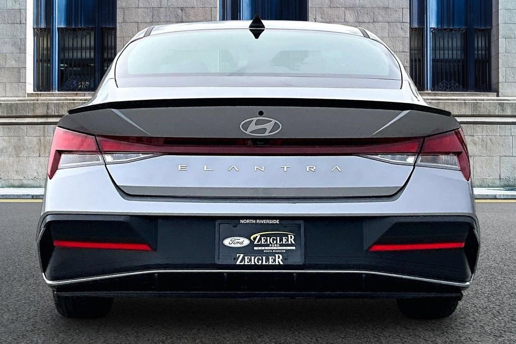 Used 2026 Hyundai Elantra Sport FWD image 4