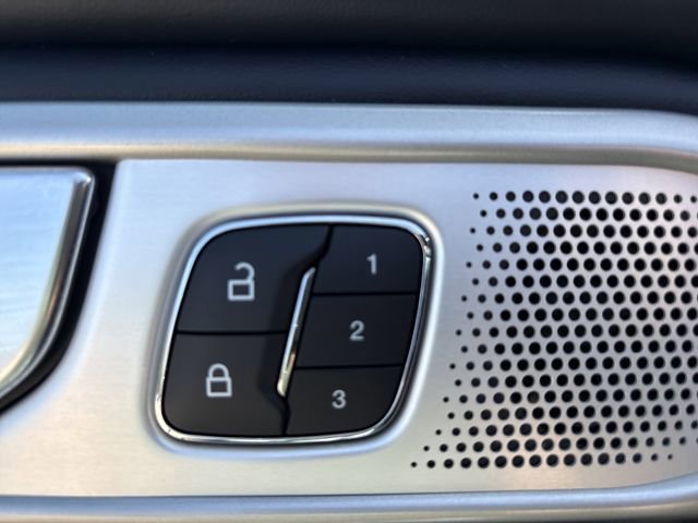 Certified 2022 Ford Explorer Platinum w/ Equipment Group 601A image 31