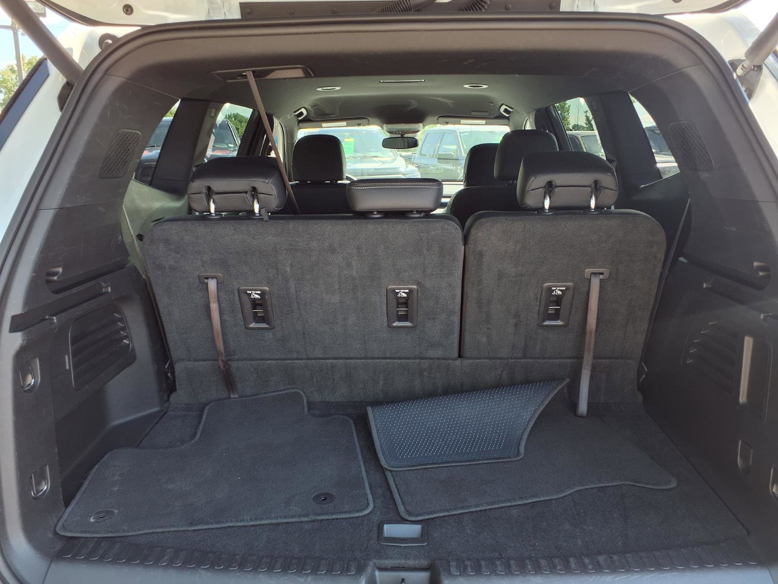 Used 2025 Buick Enclave Preferred FWD image 28