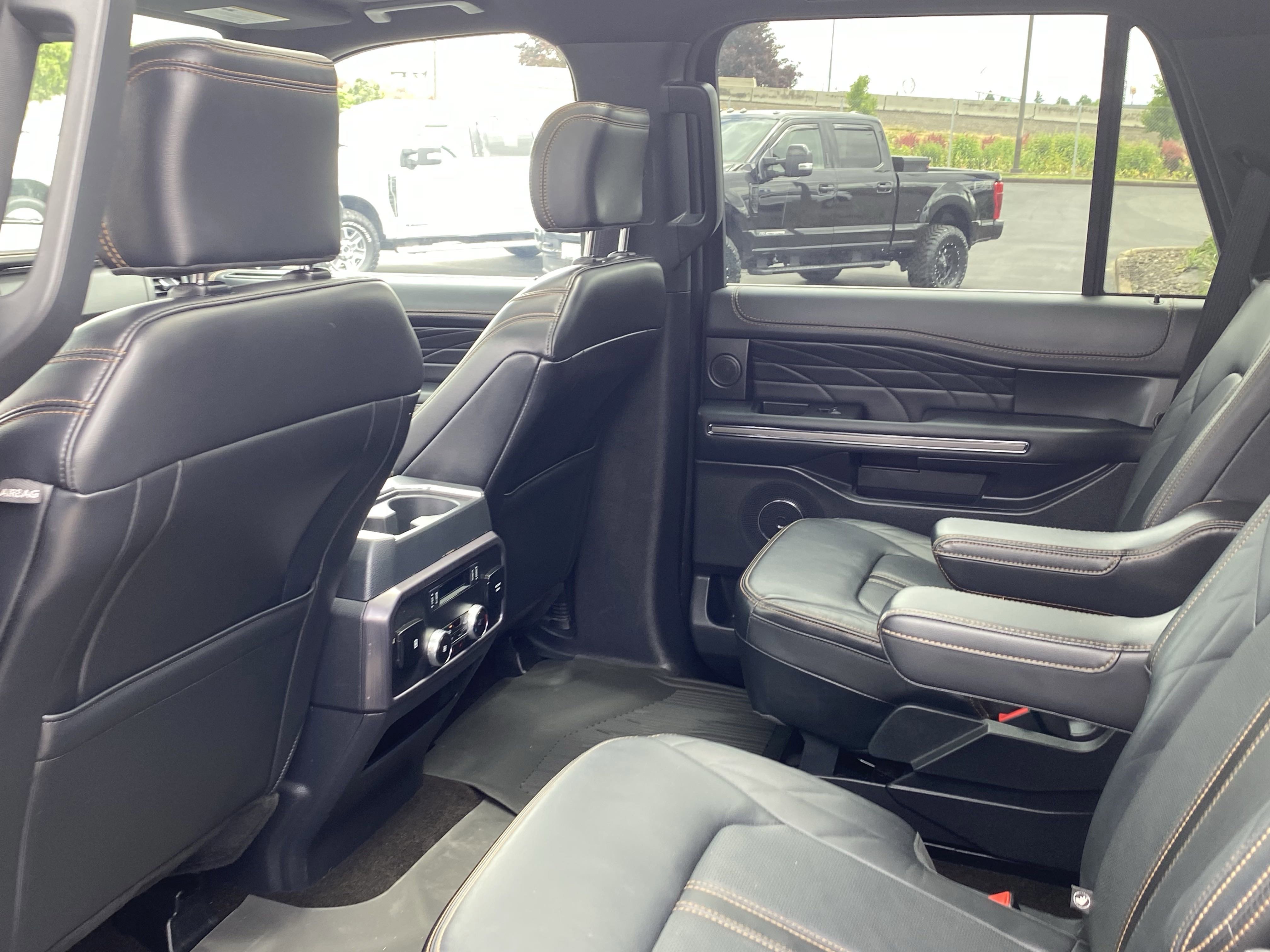 Certified 2023 Ford Expedition Platinum image 11