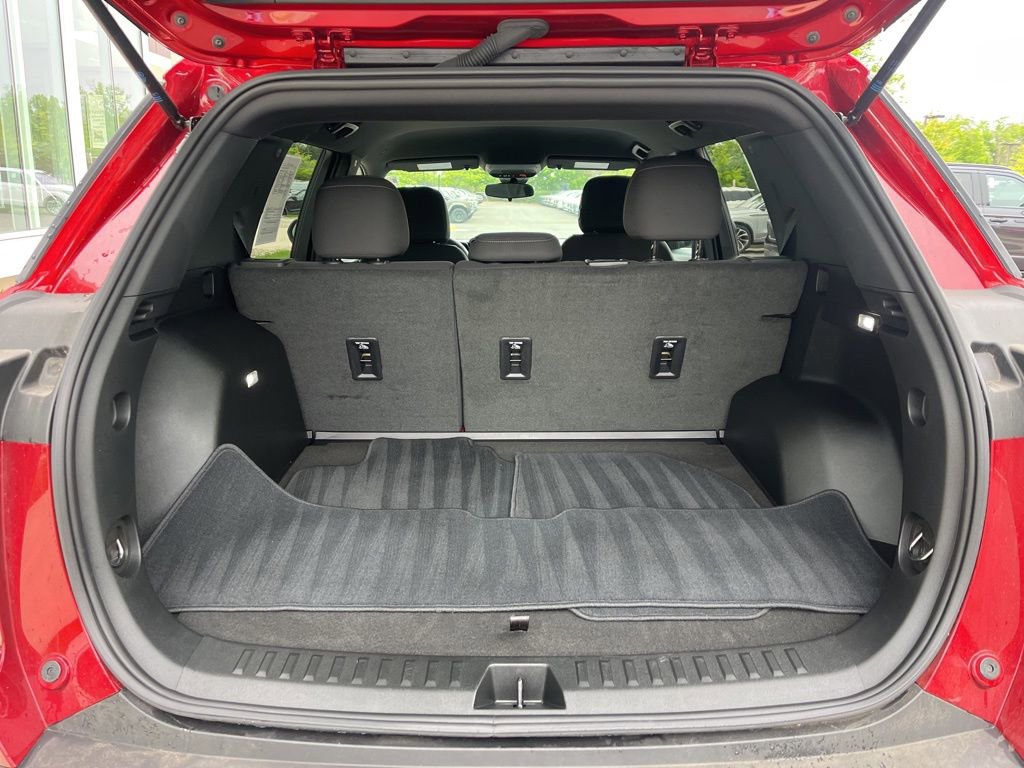 Used 2025 Chevrolet Equinox LT AWD/4WD image 12