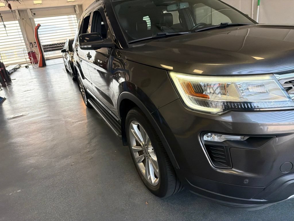 Certified 2018 Ford Explorer XLT w/ Equipment Group 202A AWD/4WD image 1