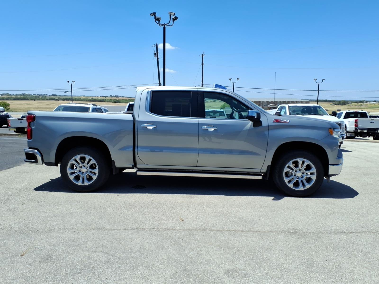 Used 2024 Chevrolet Silverado 1500 LTZ AWD/4WD image 4