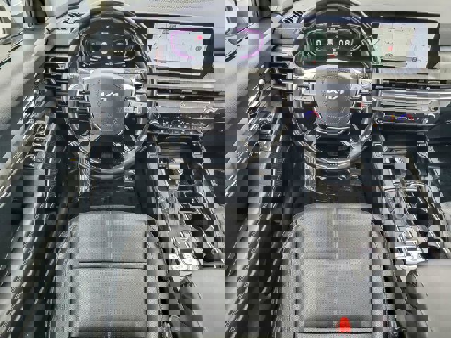 Used 2024 Kia Telluride EX w/ EX Captain's Chair Package image 18