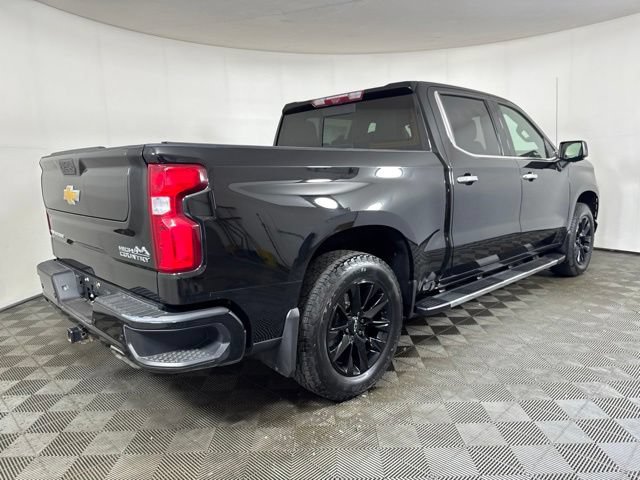 Used 2022 Chevrolet Silverado 1500 High Country w/ Technology Package AWD/4WD image 3