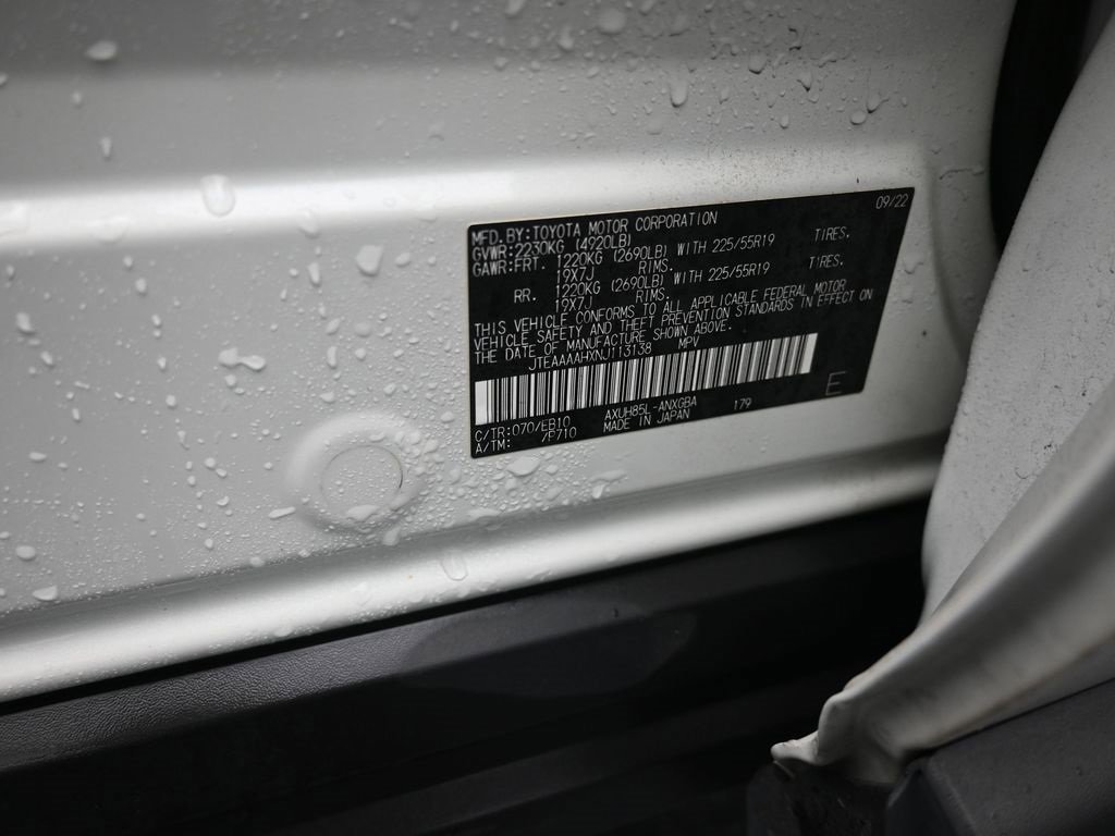 Used 2022 Toyota Venza XLE image 24