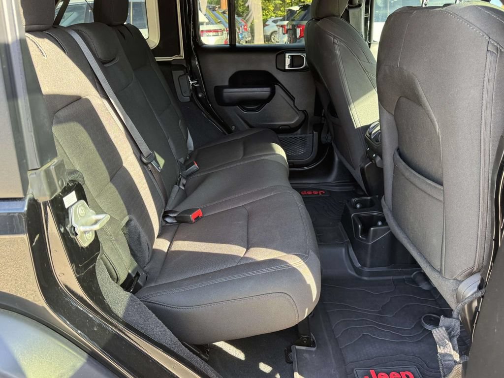 Used 2022 Jeep Wrangler Unlimited Sport AWD/4WD image 16