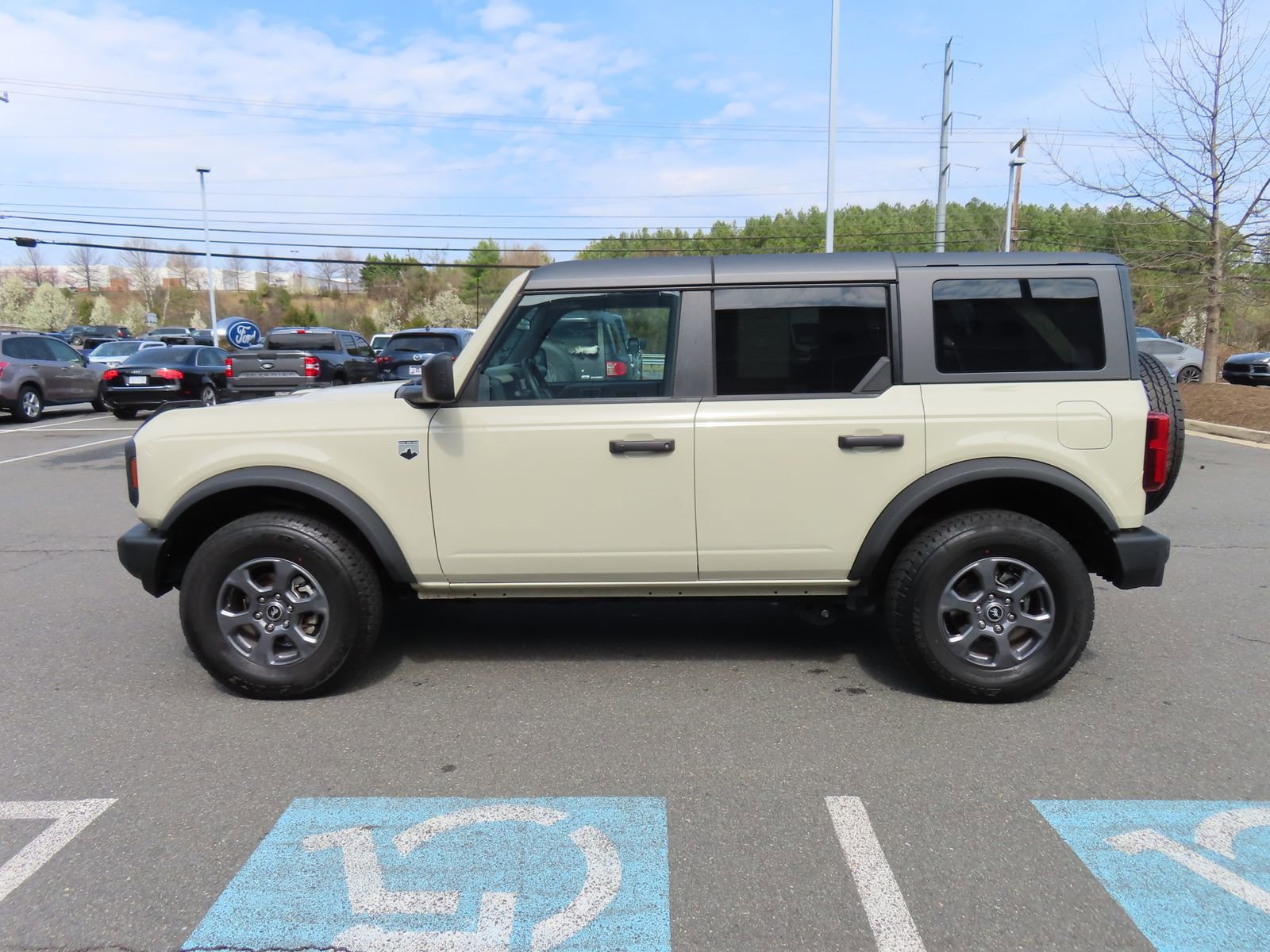 Certified 2025 Ford Bronco Big Bend image 3