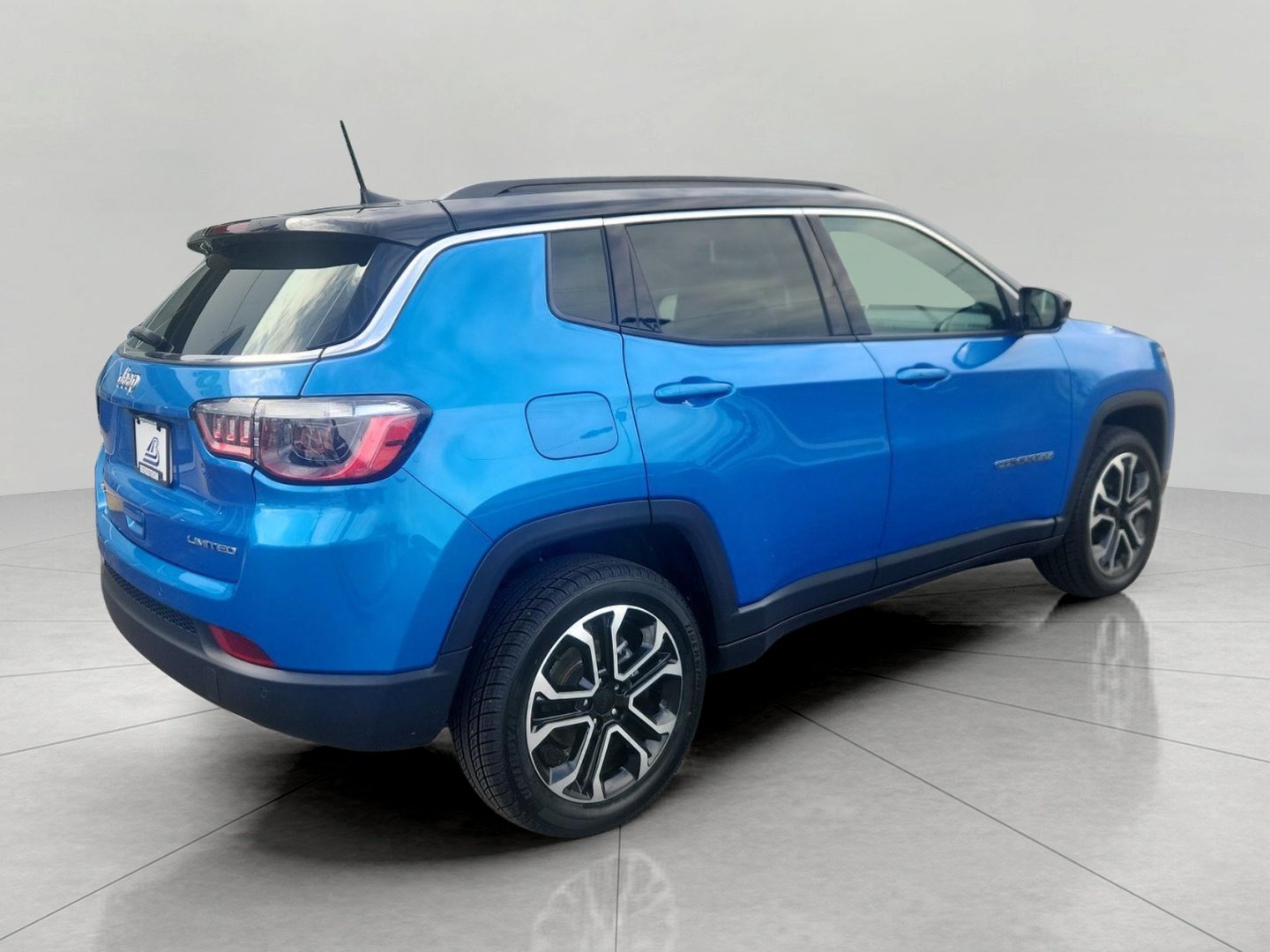 Used 2023 Jeep Compass Limited AWD/4WD image 6