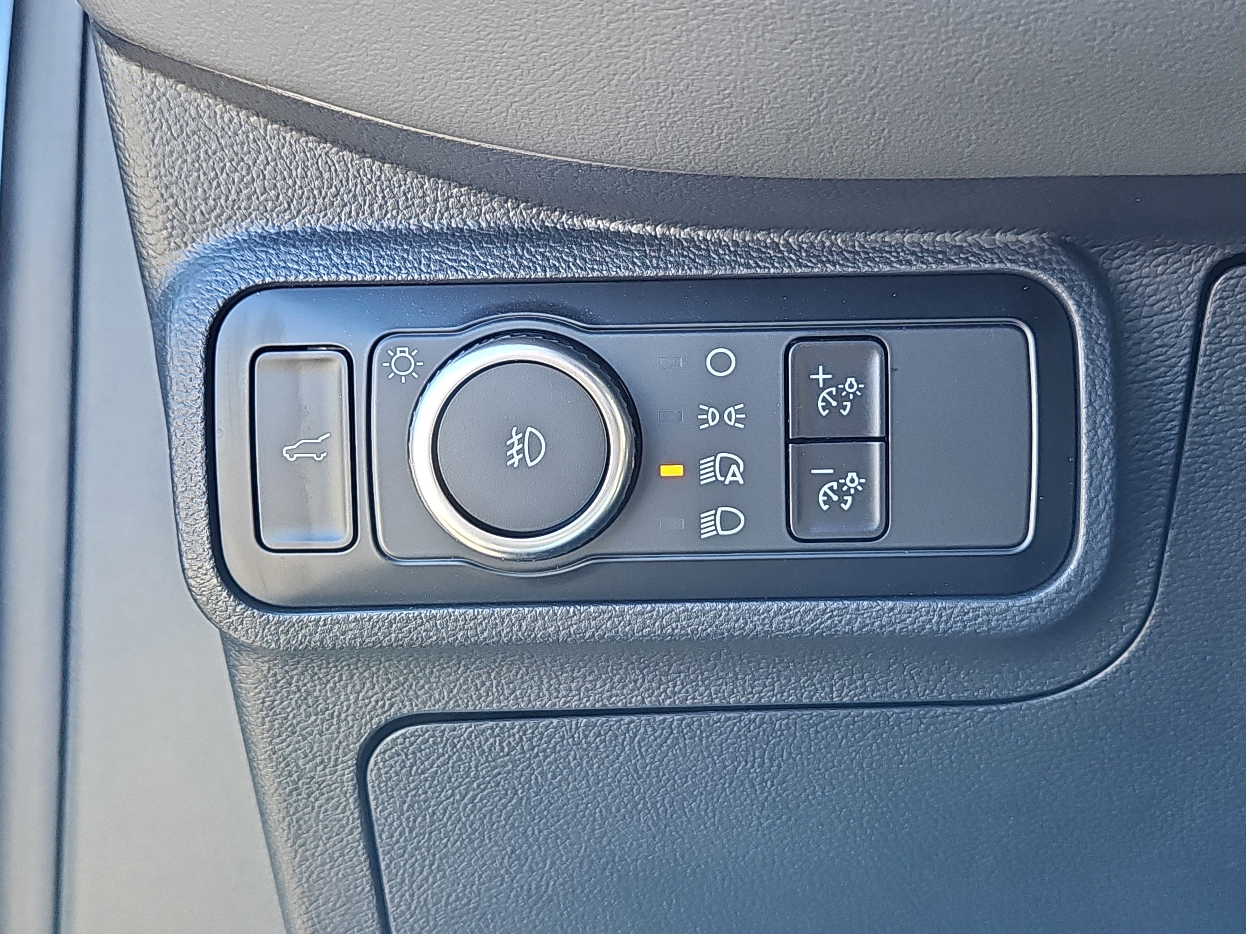 Certified 2025 Ford Explorer Active w/ Active Comfort Package AWD/4WD image 16