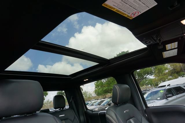 Certified 2022 Ford F350 Platinum w/ Tremor Off-Road Package AWD/4WD image 15