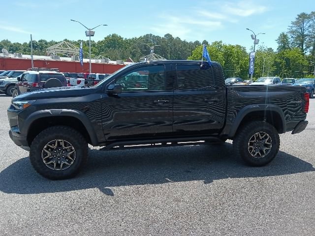 Used 2025 Chevrolet Colorado ZR2 w/ Technology Package AWD/4WD image 7